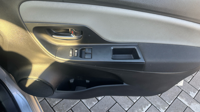 Toyota Yaris 1.5 Hybrid Icon 5dr CVT Hybrid Hatchback